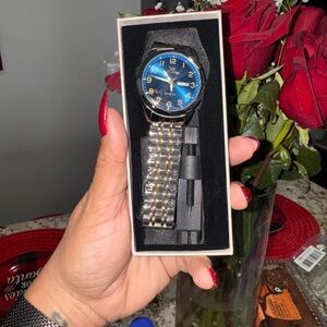 NEW OLEVS Stylish Blue and Silver Men's Watch
